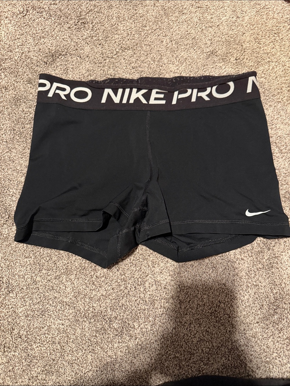 Nike Pro Black Women's Performance Bike Shorts with Logo Waistband